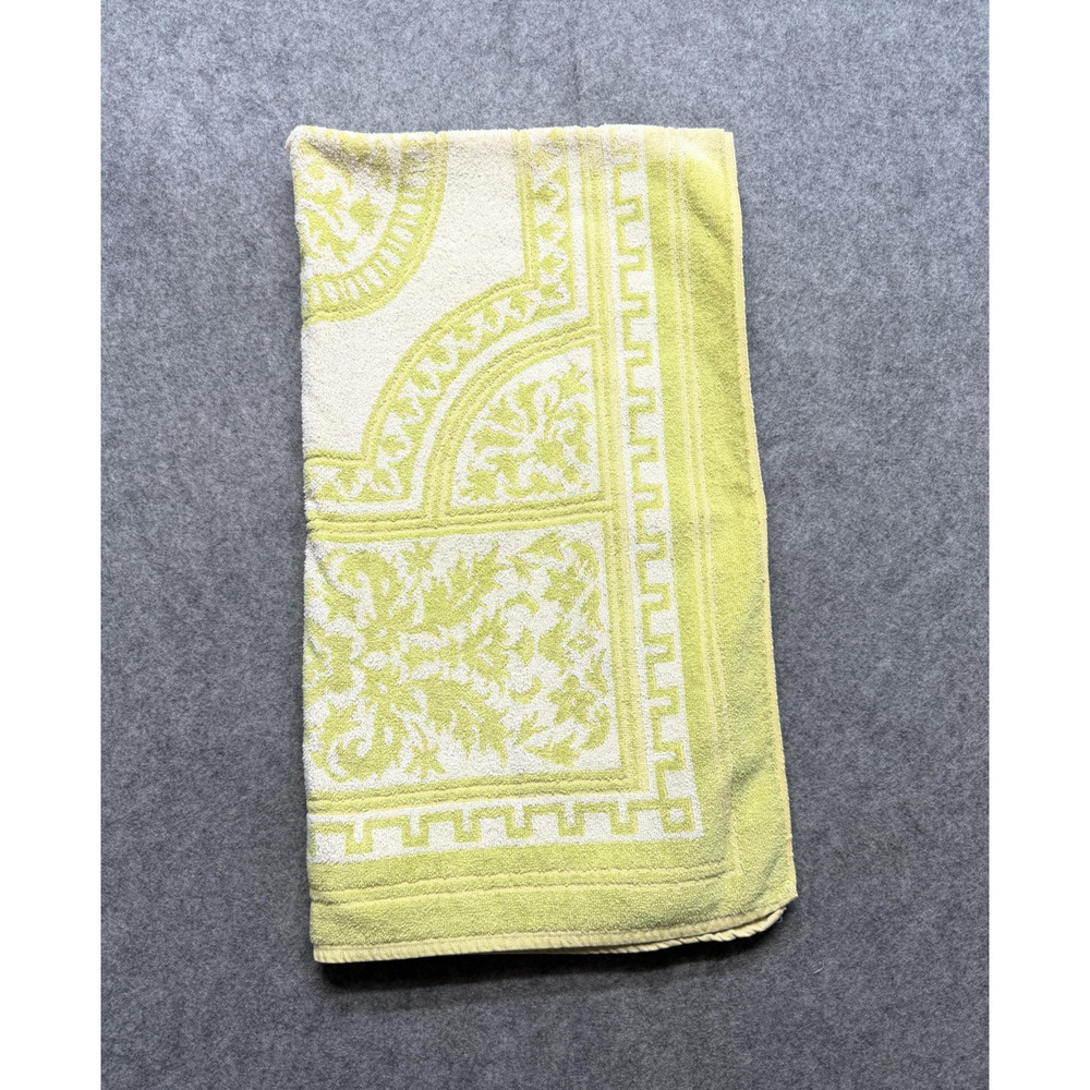 Vintage Utica Bath Towel Green Cream Medallion Cotton 25 x45 J.P. Stevens Retro
